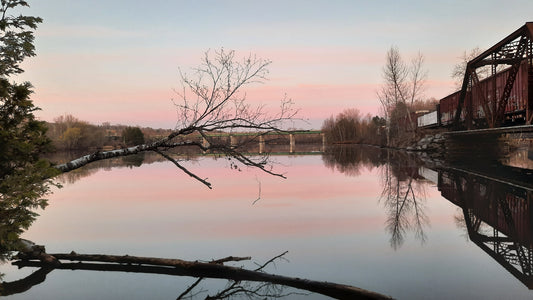 Pont Ferroviaire À Sherbrooke Lac Des Nations