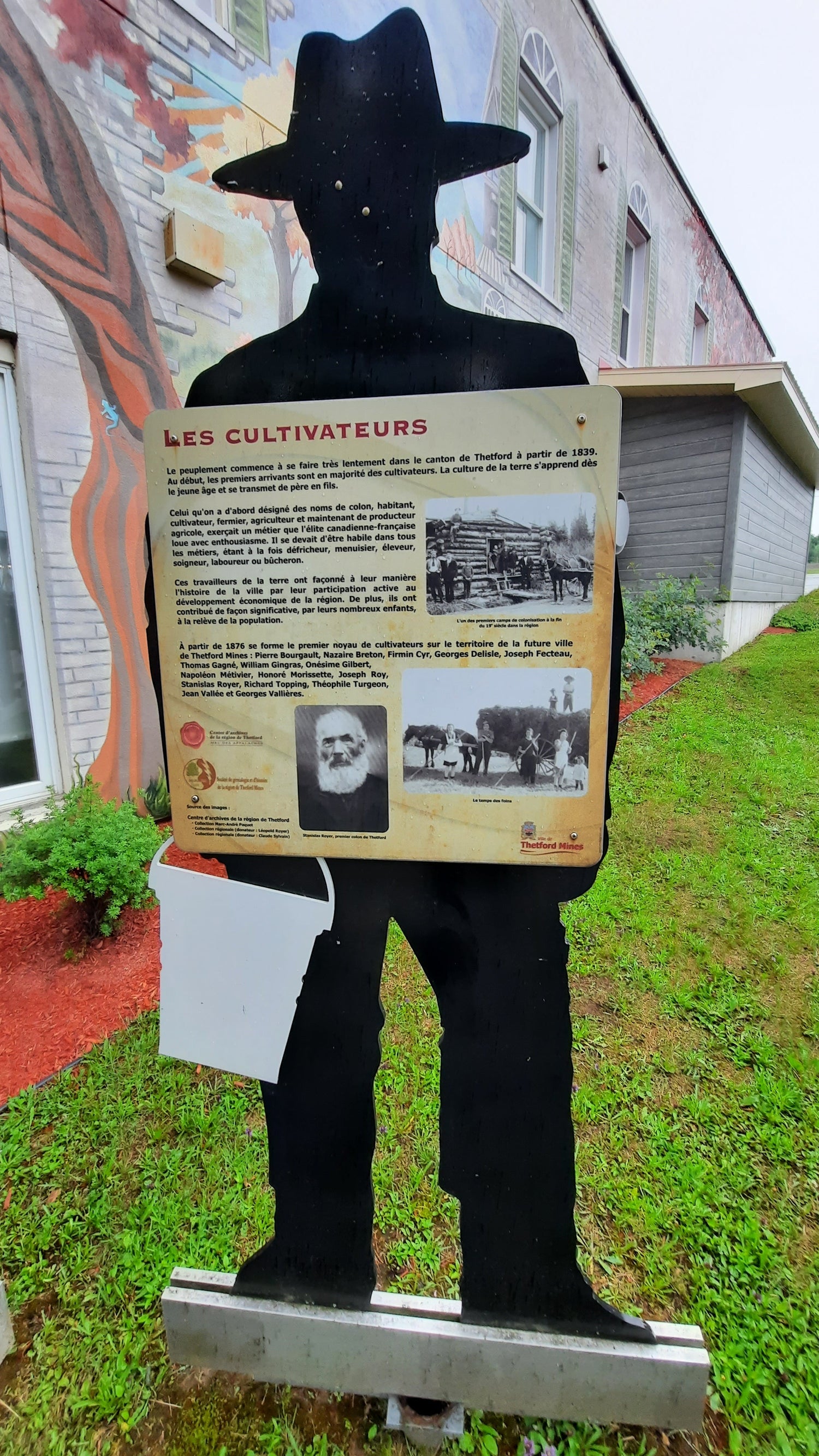 (Jour 4) Thetford Mines - La Place Des Pionniers 26 Juin 2021 Cliquez Pour Tous Les Détails