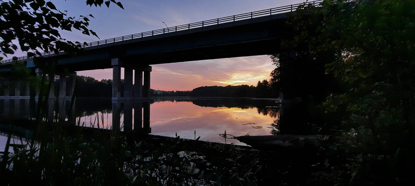 Aube Du 20 Août 2021 (Vue K1) 5H58 Pont Jacques Cartier De Sherbrooke Et Rivière Magog