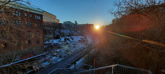 Premier Coucher De Soleil Du Mois Décembre La Rivière Magog 2021-12-01 15:31 (2 Photos) Journal