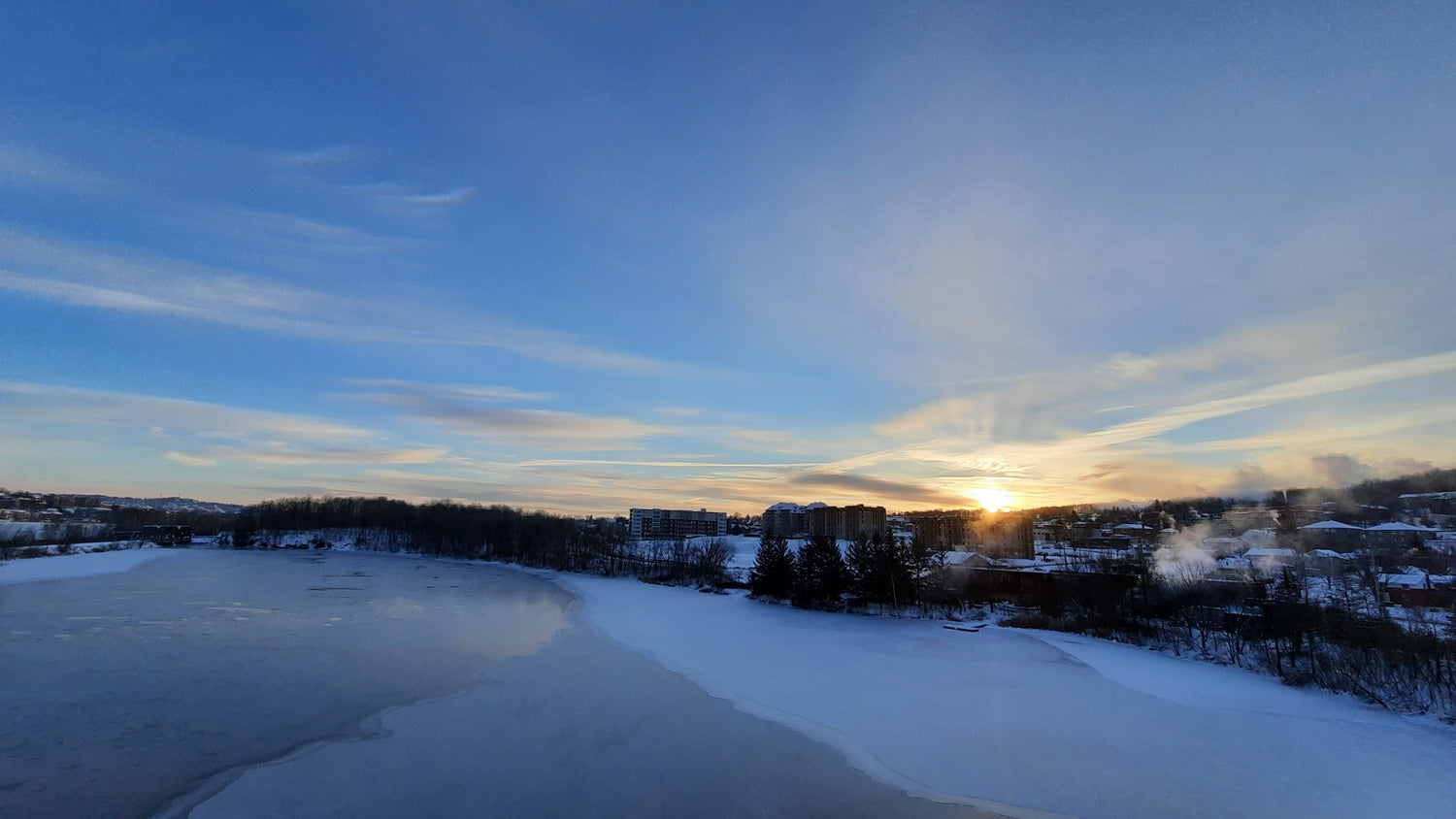 Lever De Soleil 20 Décembre 2021 (Vue Sure) 2 Photos